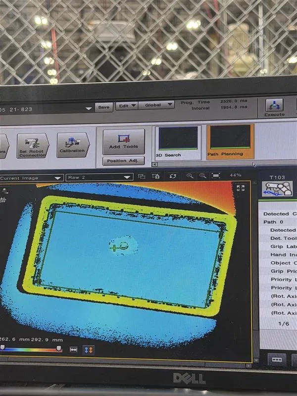 Keyence 3D Search view showing a depth-coloured point cloud of a bin with a detected part outlined